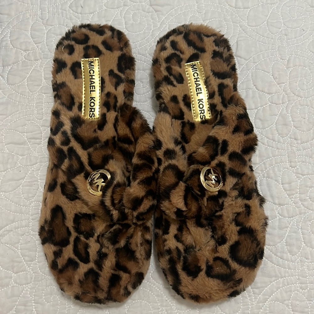 BRAND NEW bedroom slippers in leopard print